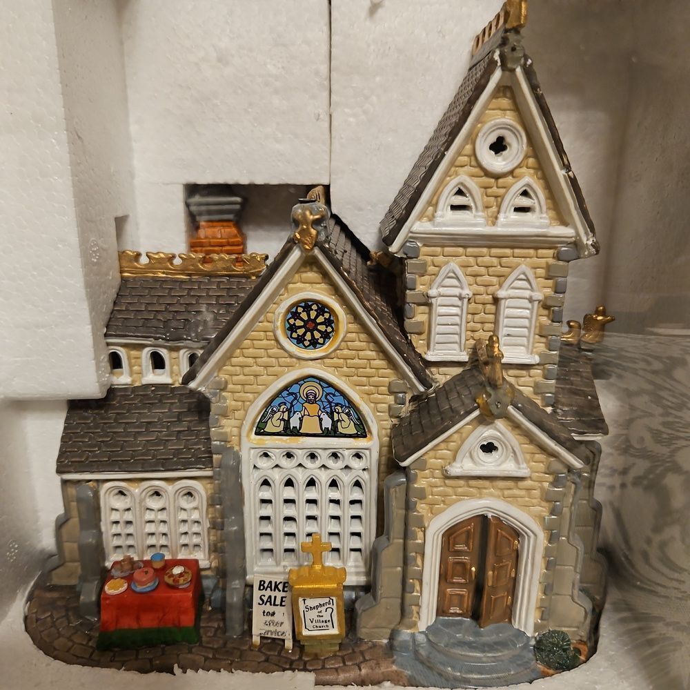 Lemax Shepherd of the Village Church Porcelain Lighted House Holiday Decor